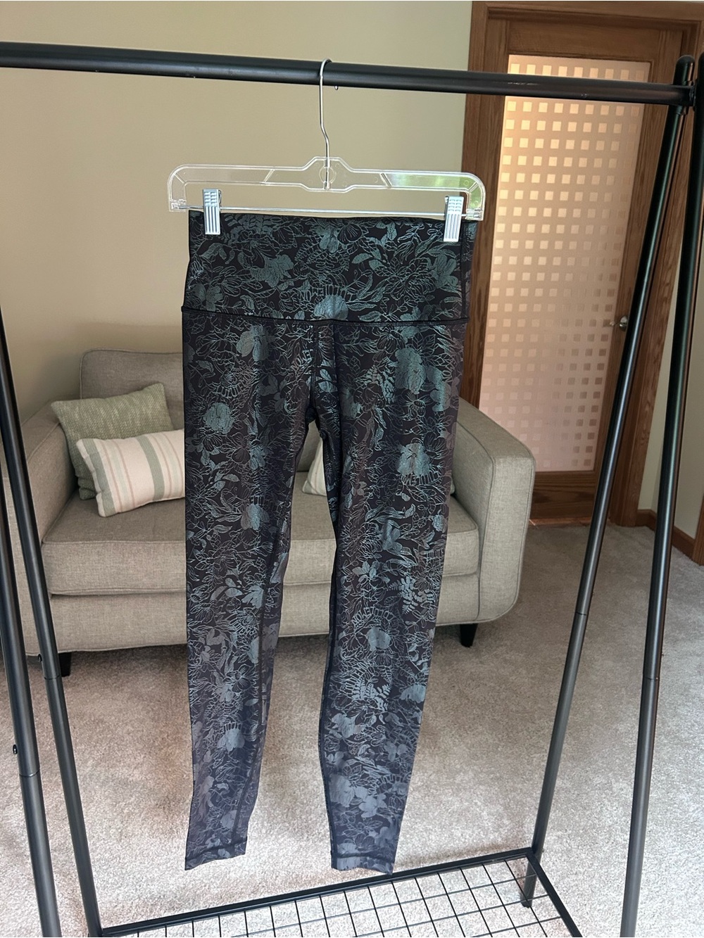 lululemon athletica Black Floral-Print High-Rise leggings size 6